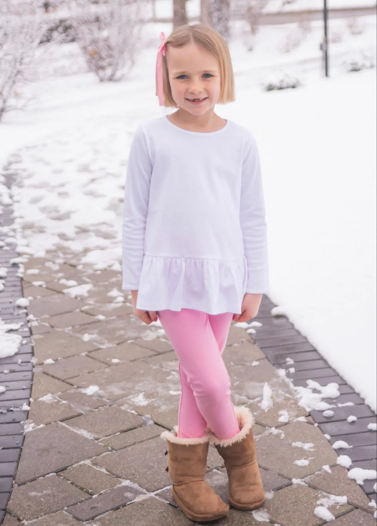 Bubblegum Pink Scalloped Leggings