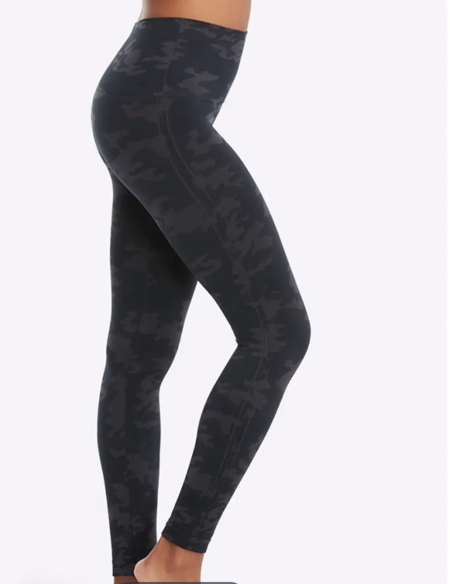 Spanx Look at Me Now Seamless Leggings Black Camo